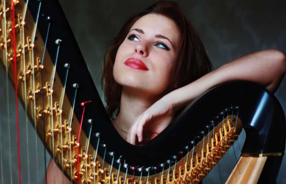 Alexandra Harpist Main