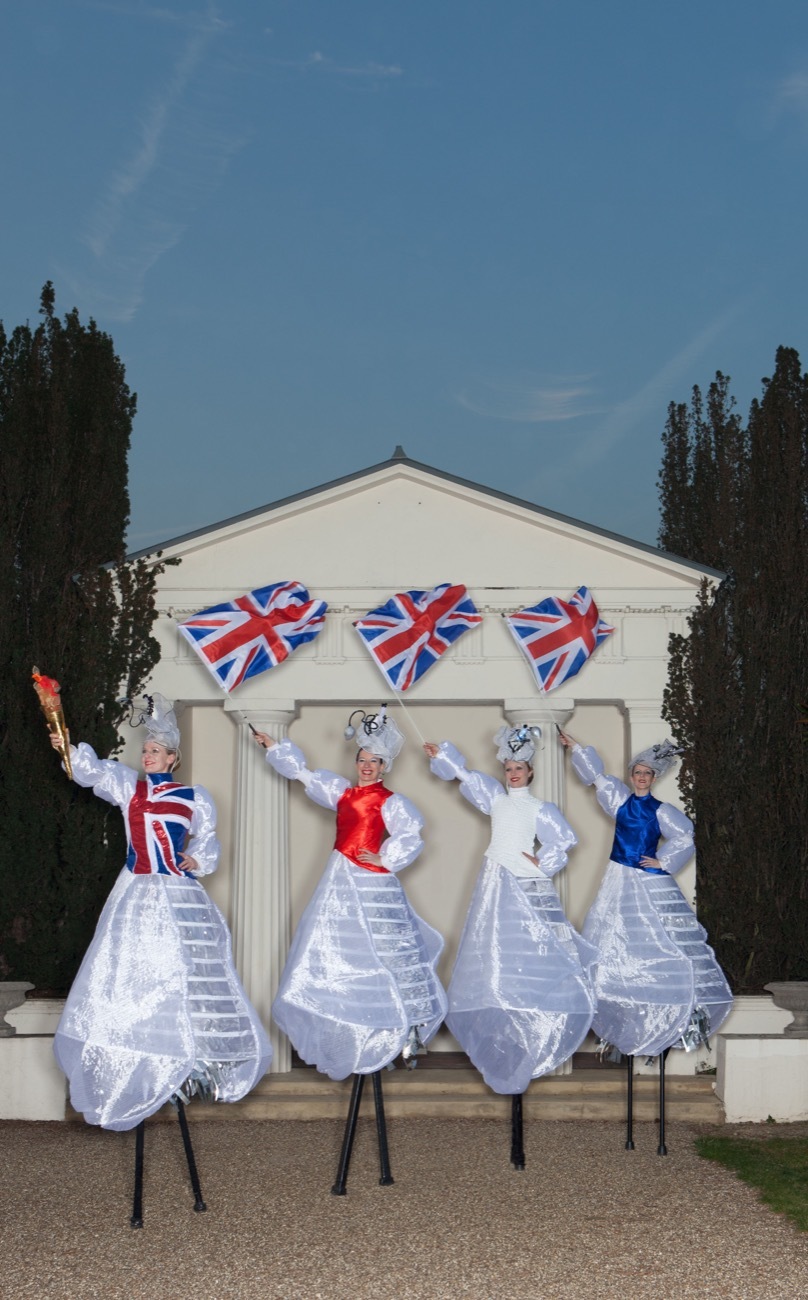 Albion Stilt Walkers6